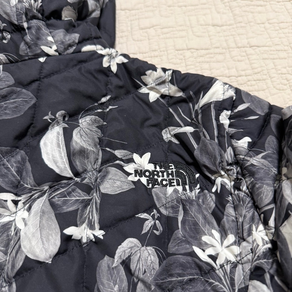 The North Face ThermoBall Parka II Black Floral Women’s Size XS - Picture 13 of 13